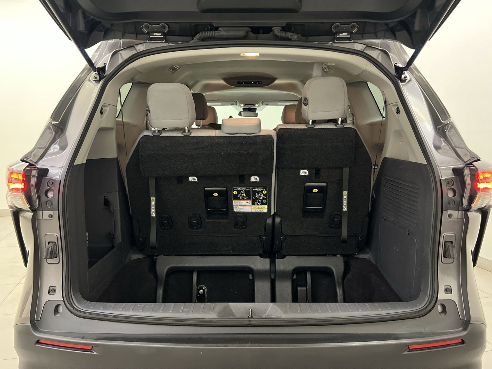 2024 Toyota Sienna LE