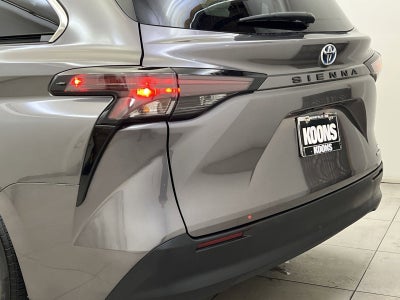 2024 Toyota Sienna LE