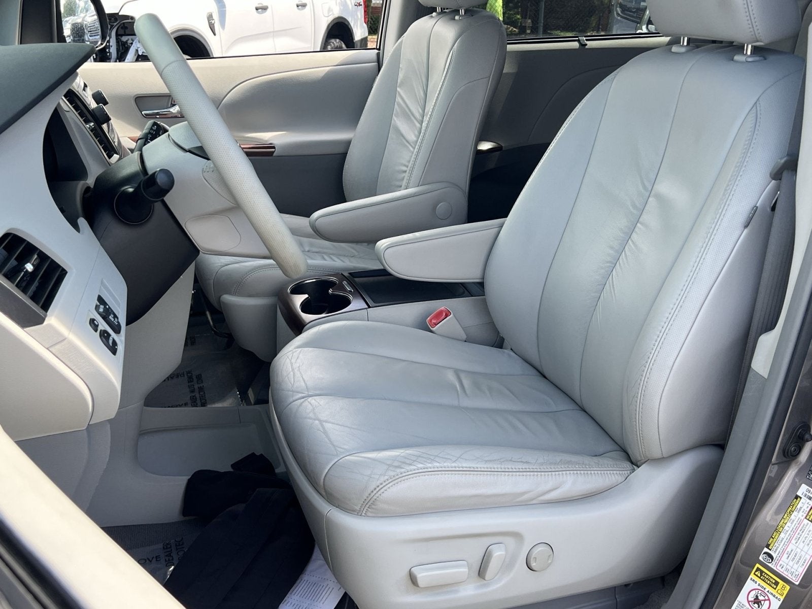 2011 Toyota Sienna XLE