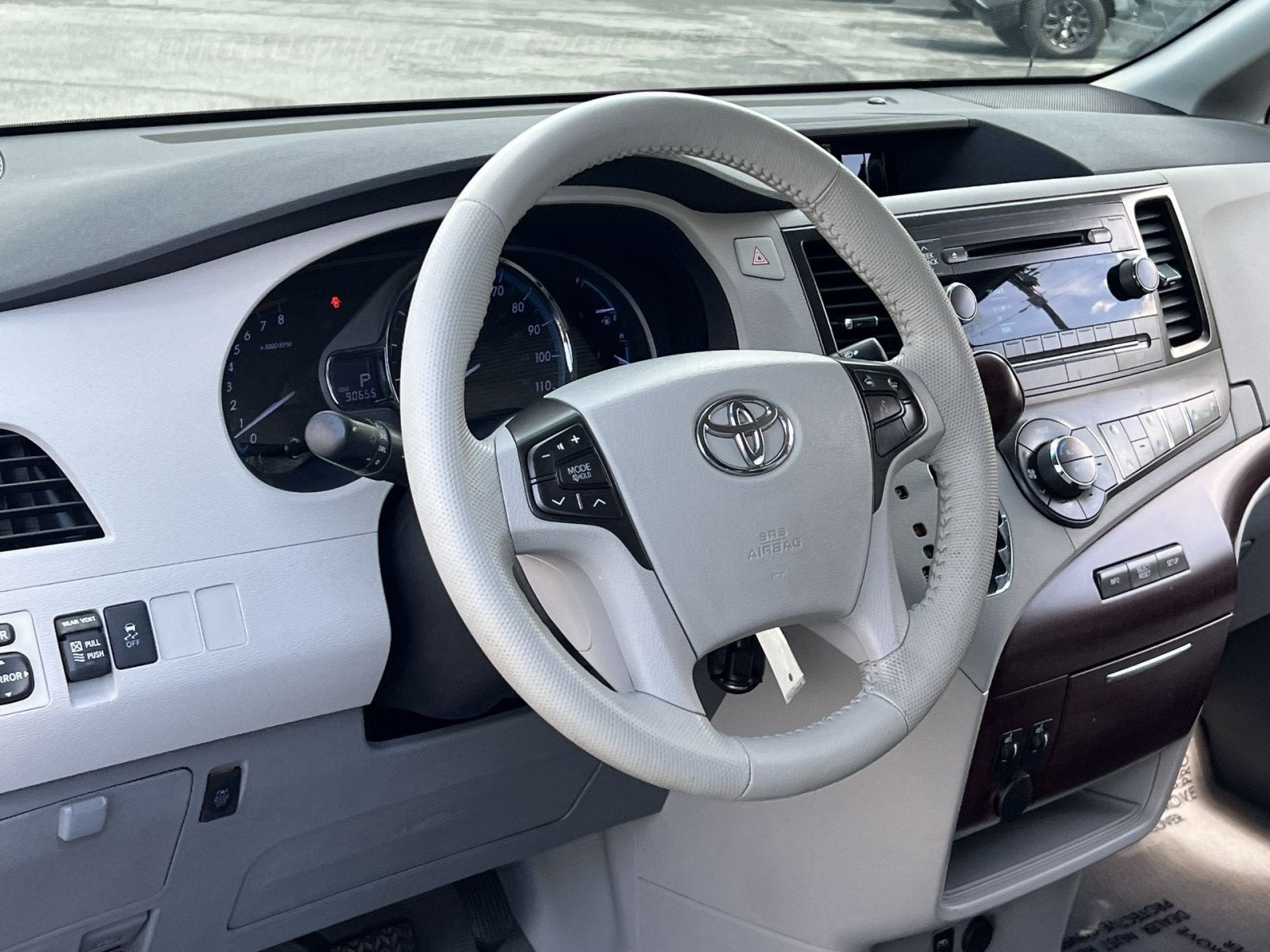 2011 Toyota Sienna XLE