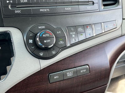 2011 Toyota Sienna XLE