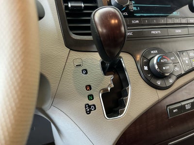 2013 Toyota Sienna XLE