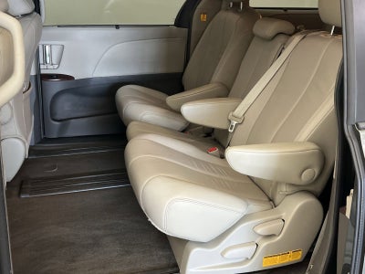 2013 Toyota Sienna XLE