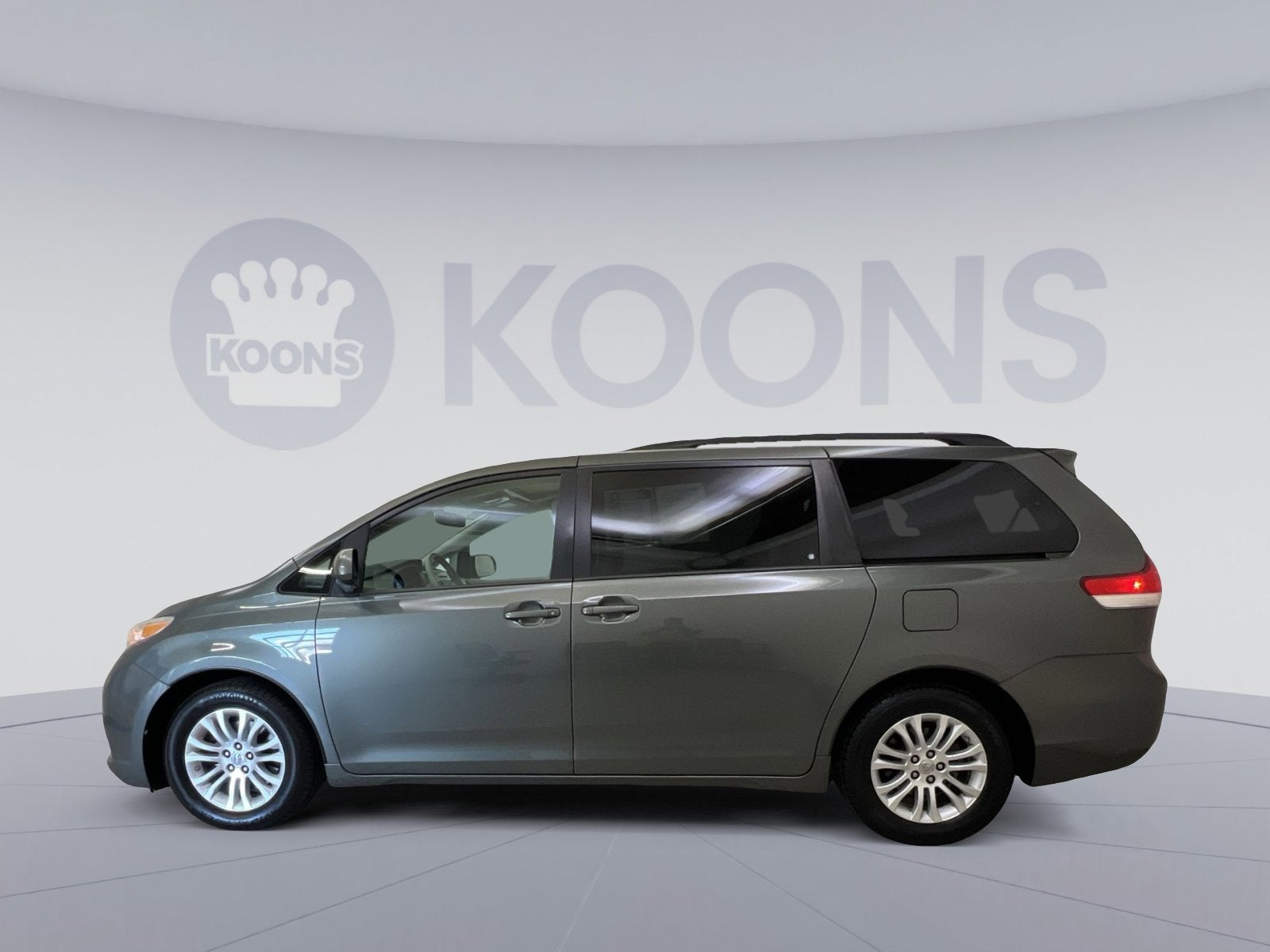 2013 Toyota Sienna XLE