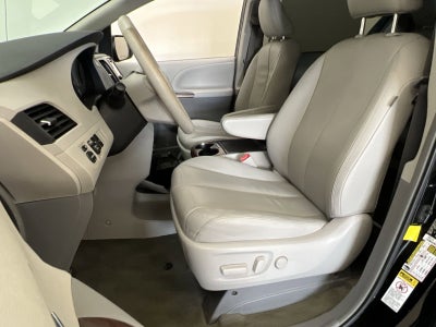 2013 Toyota Sienna XLE