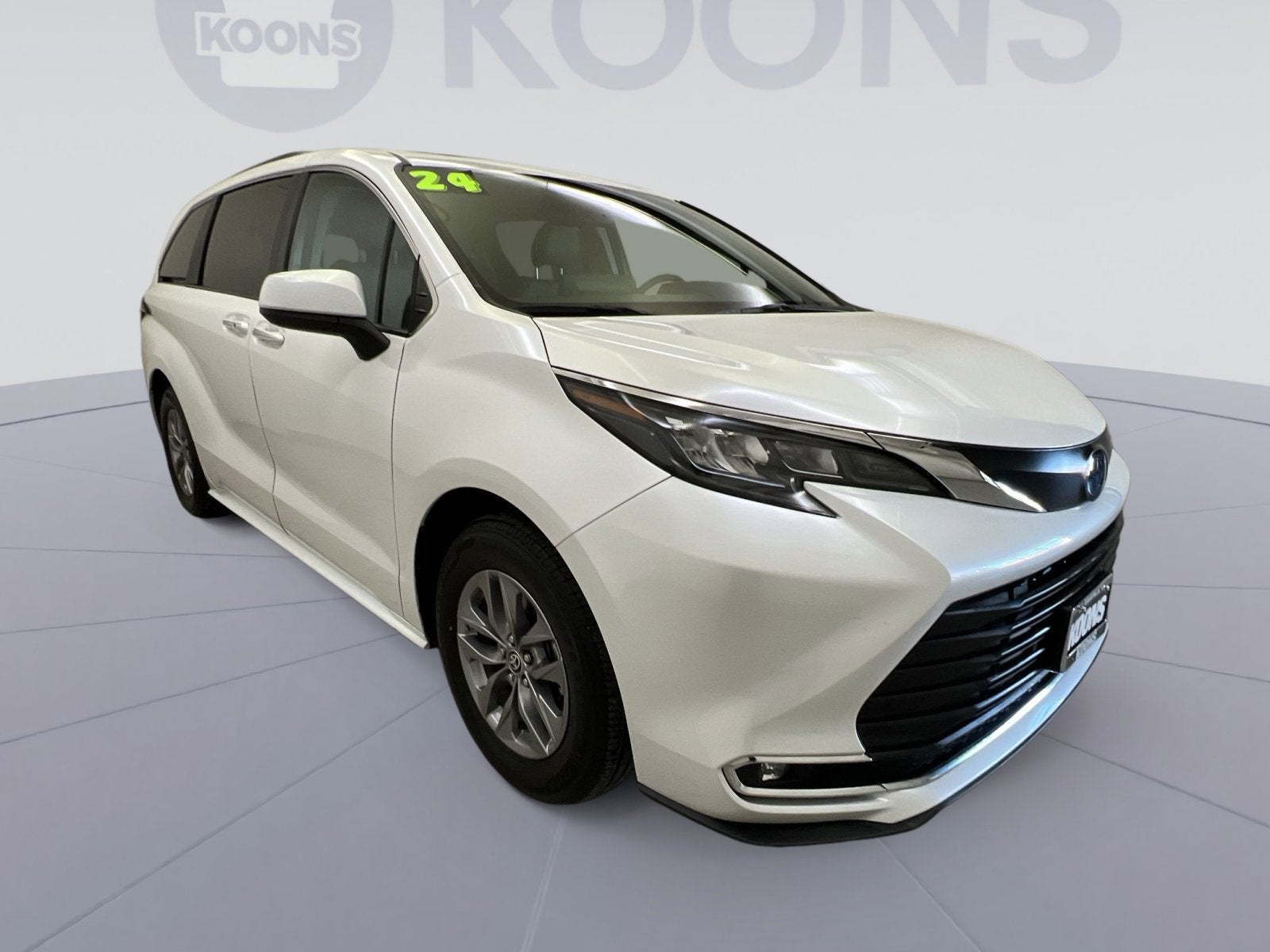 2024 Toyota Sienna XLE