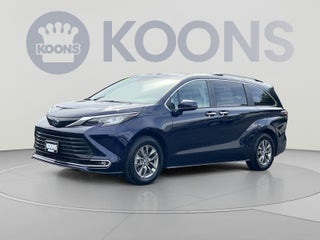 2023 Toyota Sienna XLE