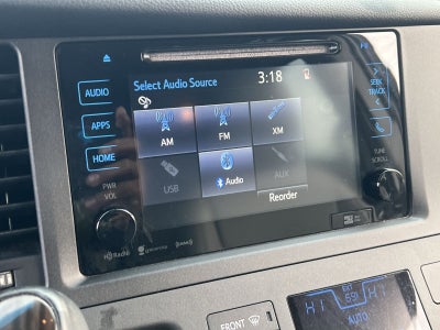 2017 Toyota Sienna XLE