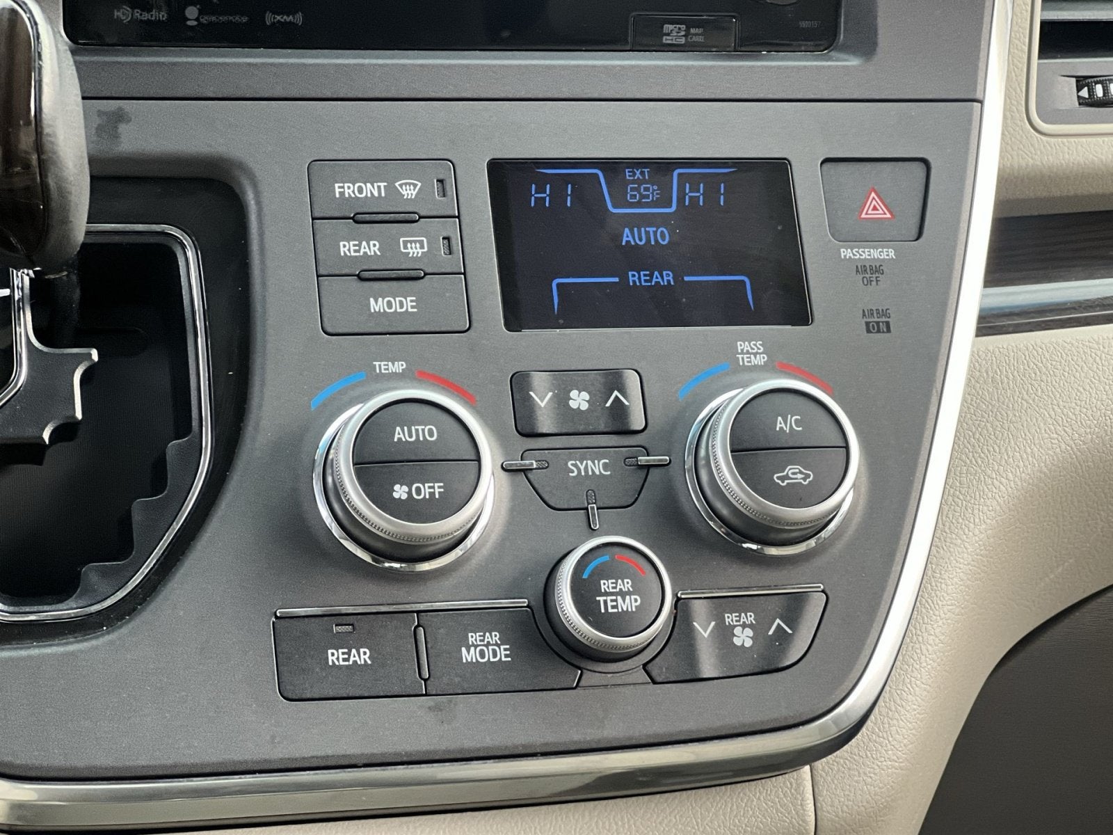 2017 Toyota Sienna XLE