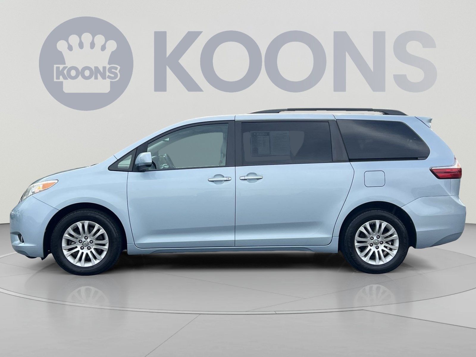 2017 Toyota Sienna XLE