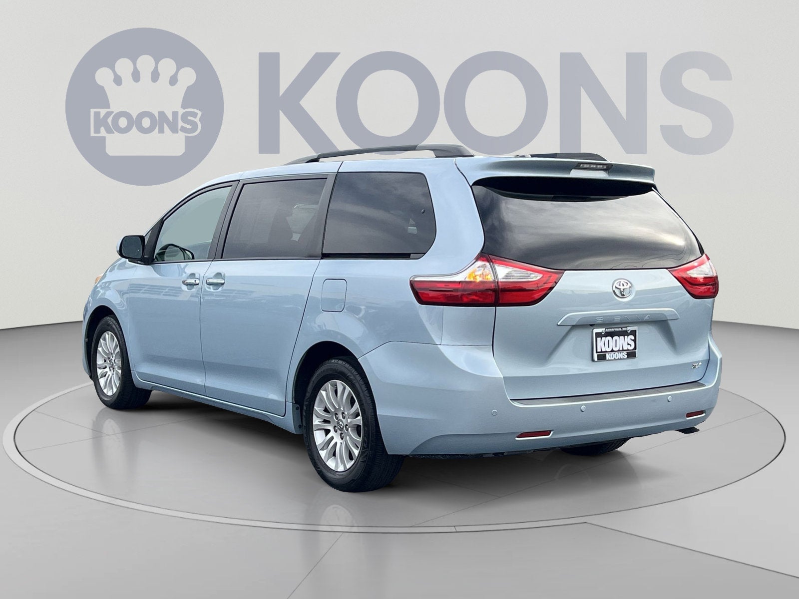 2017 Toyota Sienna XLE