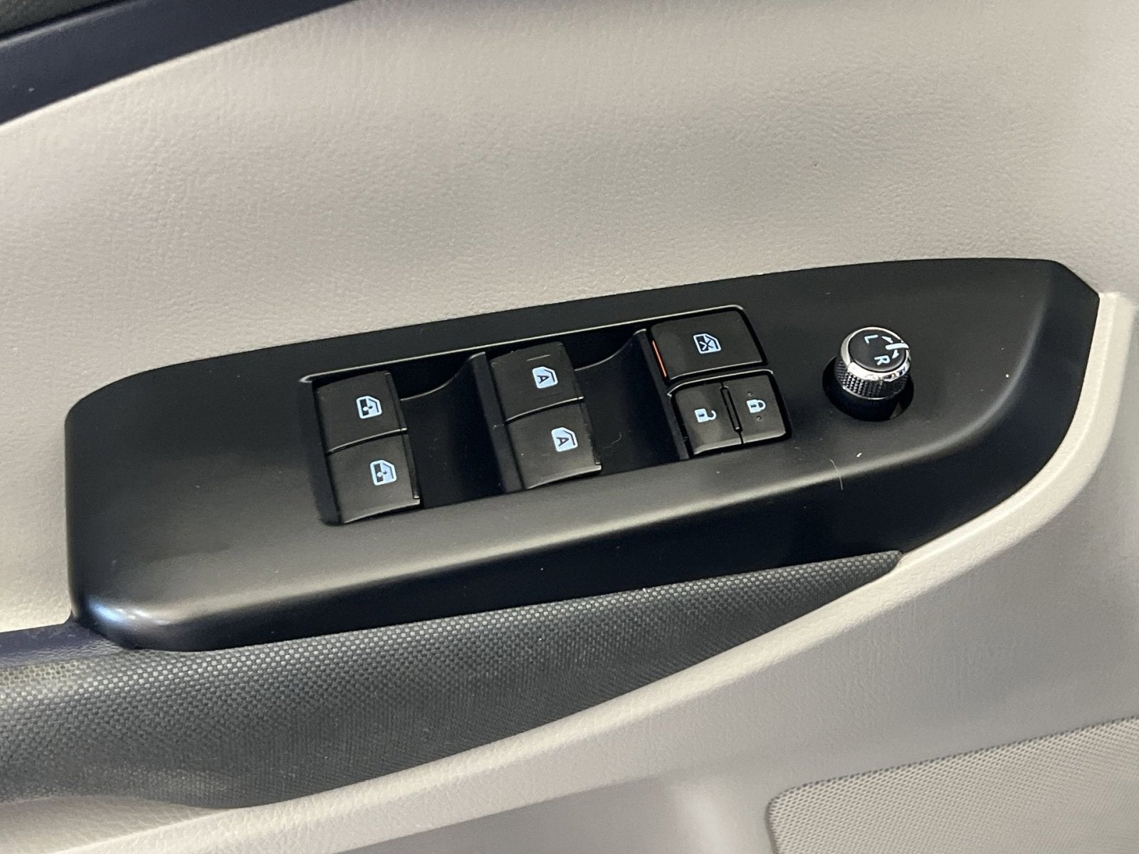 2017 Toyota Highlander LE