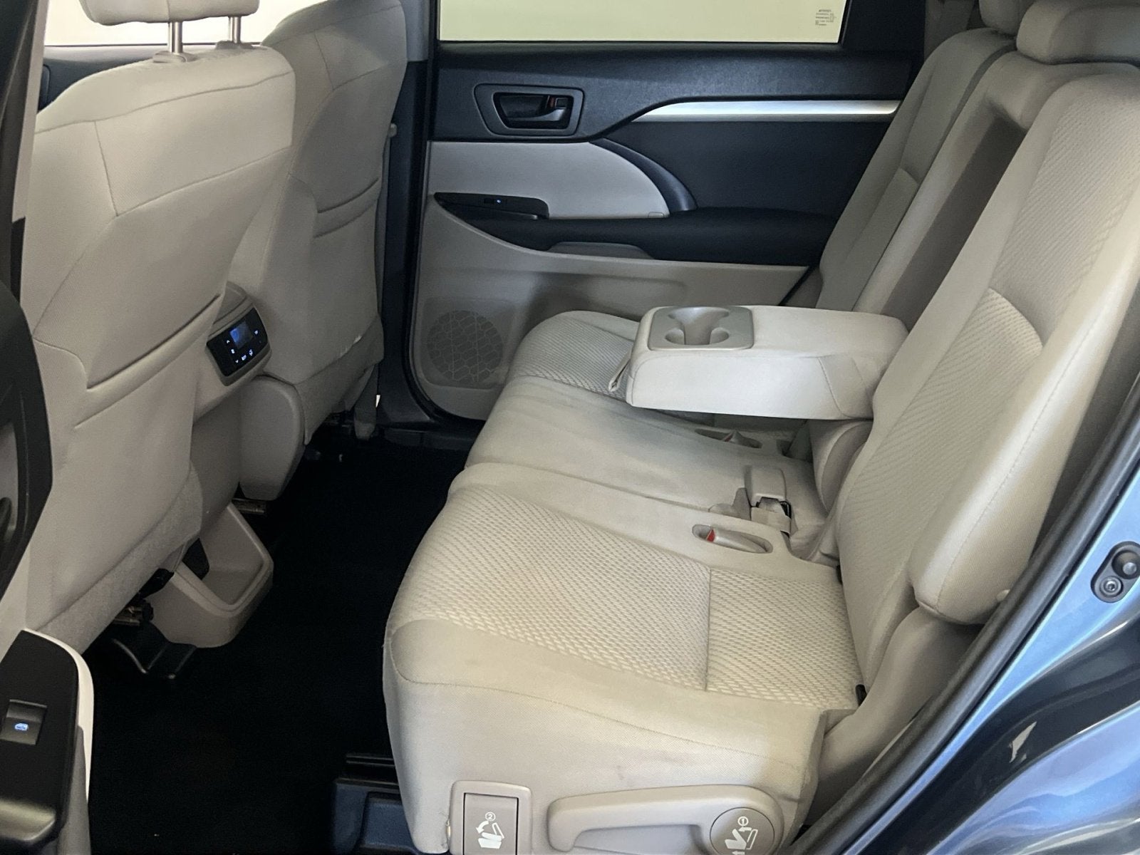 2017 Toyota Highlander LE