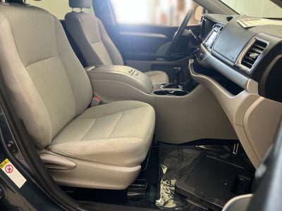 2017 Toyota Highlander LE