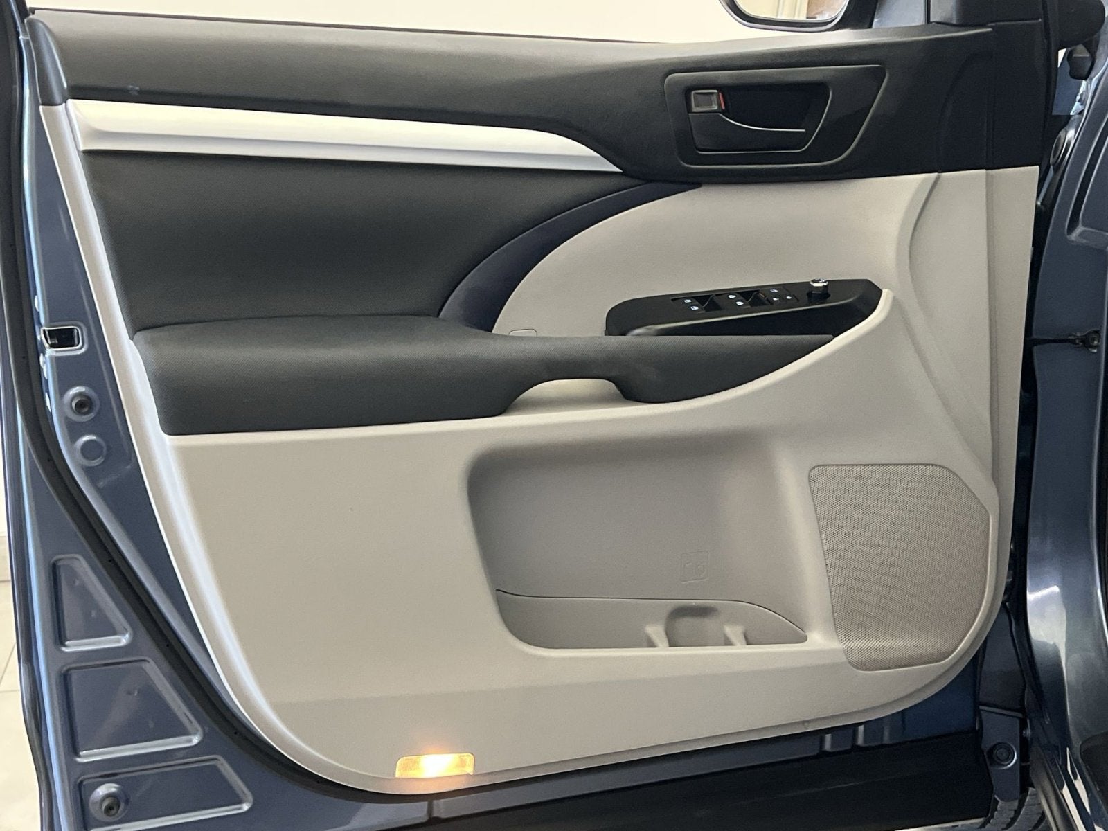 2017 Toyota Highlander LE