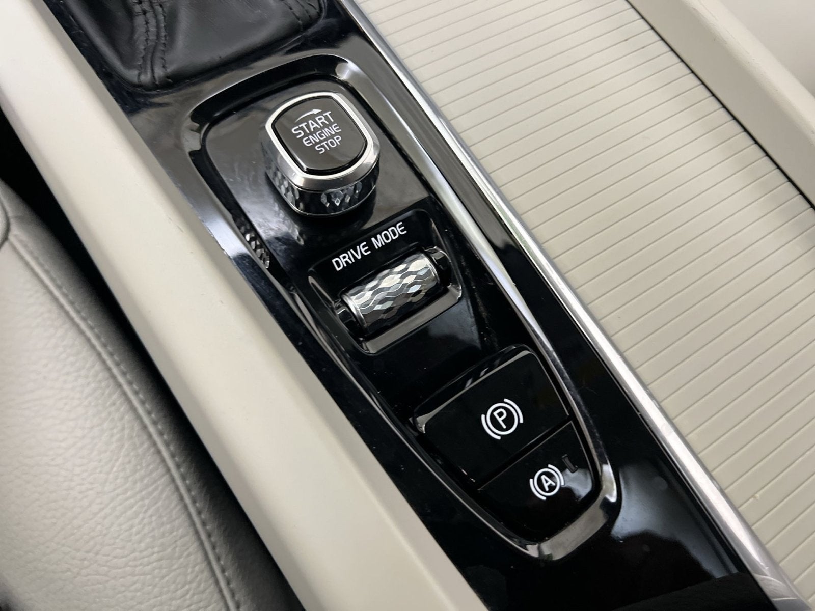 2020 Volvo S60 T5 Momentum