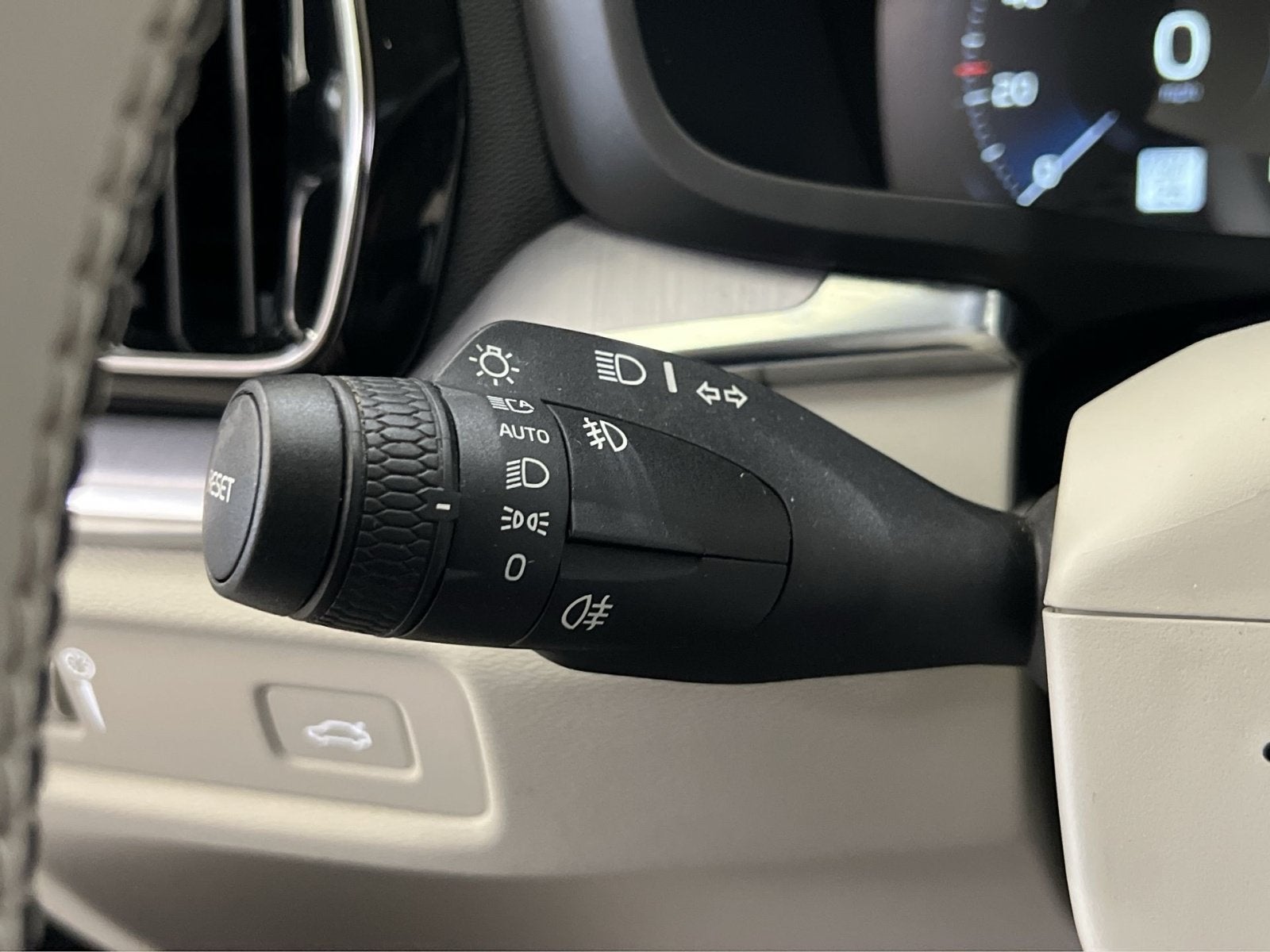2020 Volvo S60 T5 Momentum