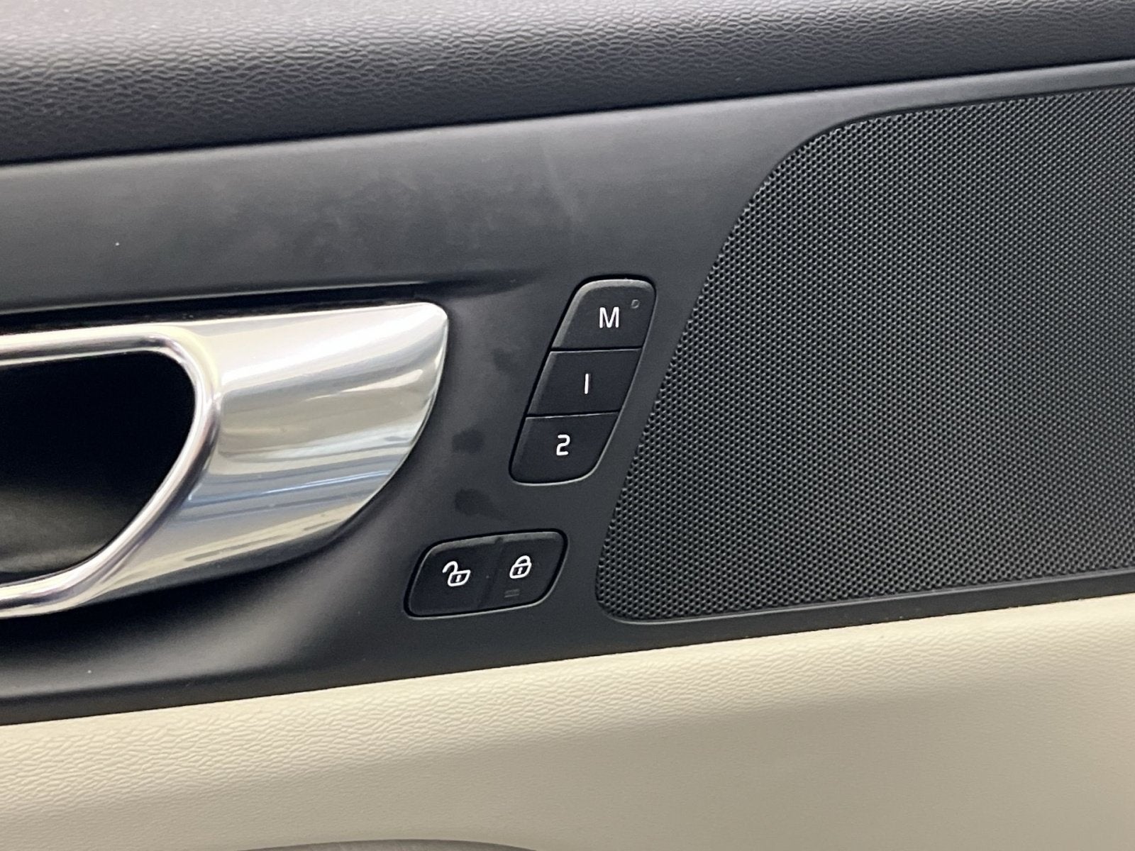 2020 Volvo S60 T5 Momentum