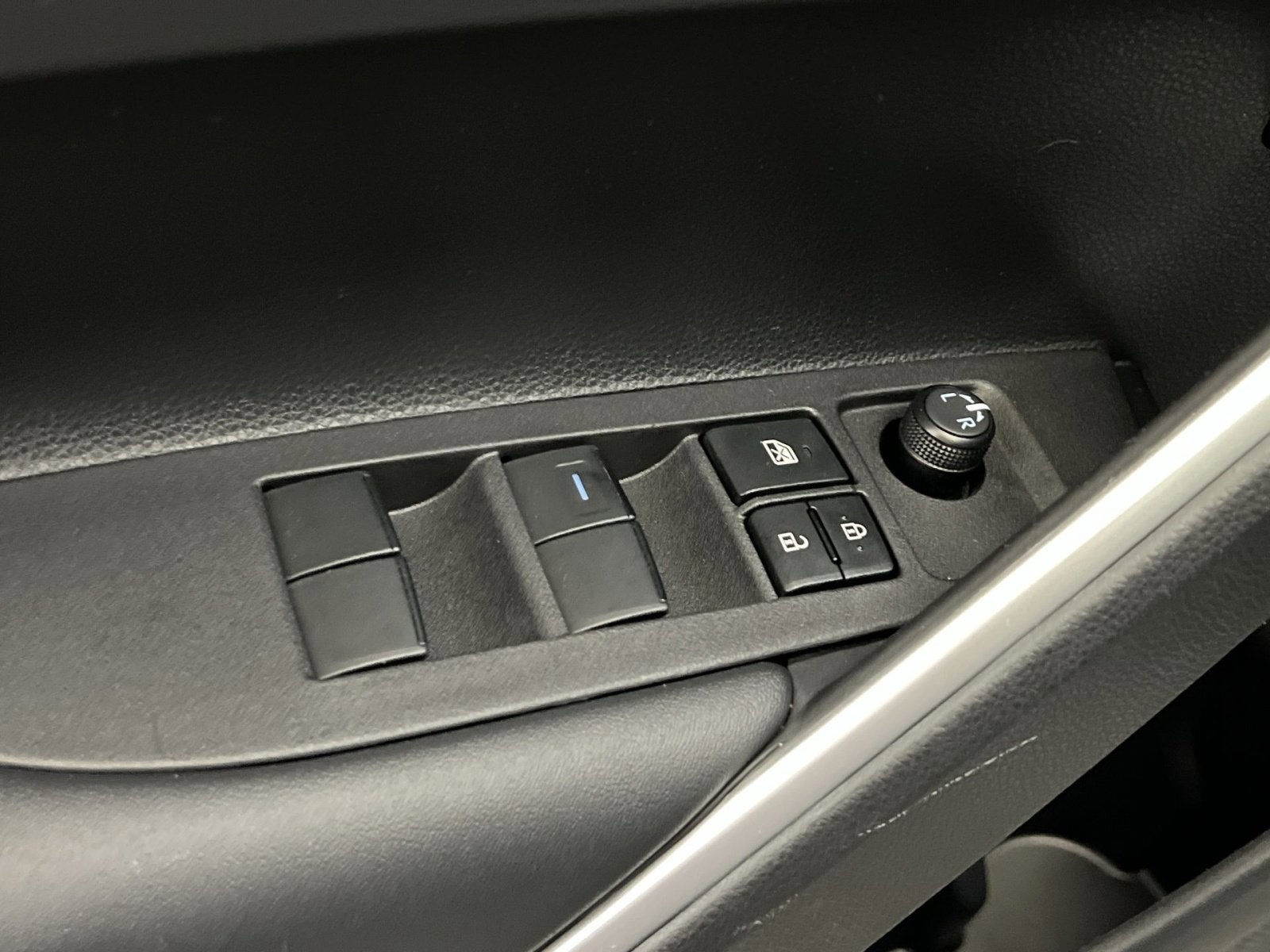 2024 Toyota Corolla Cross Hybrid SE