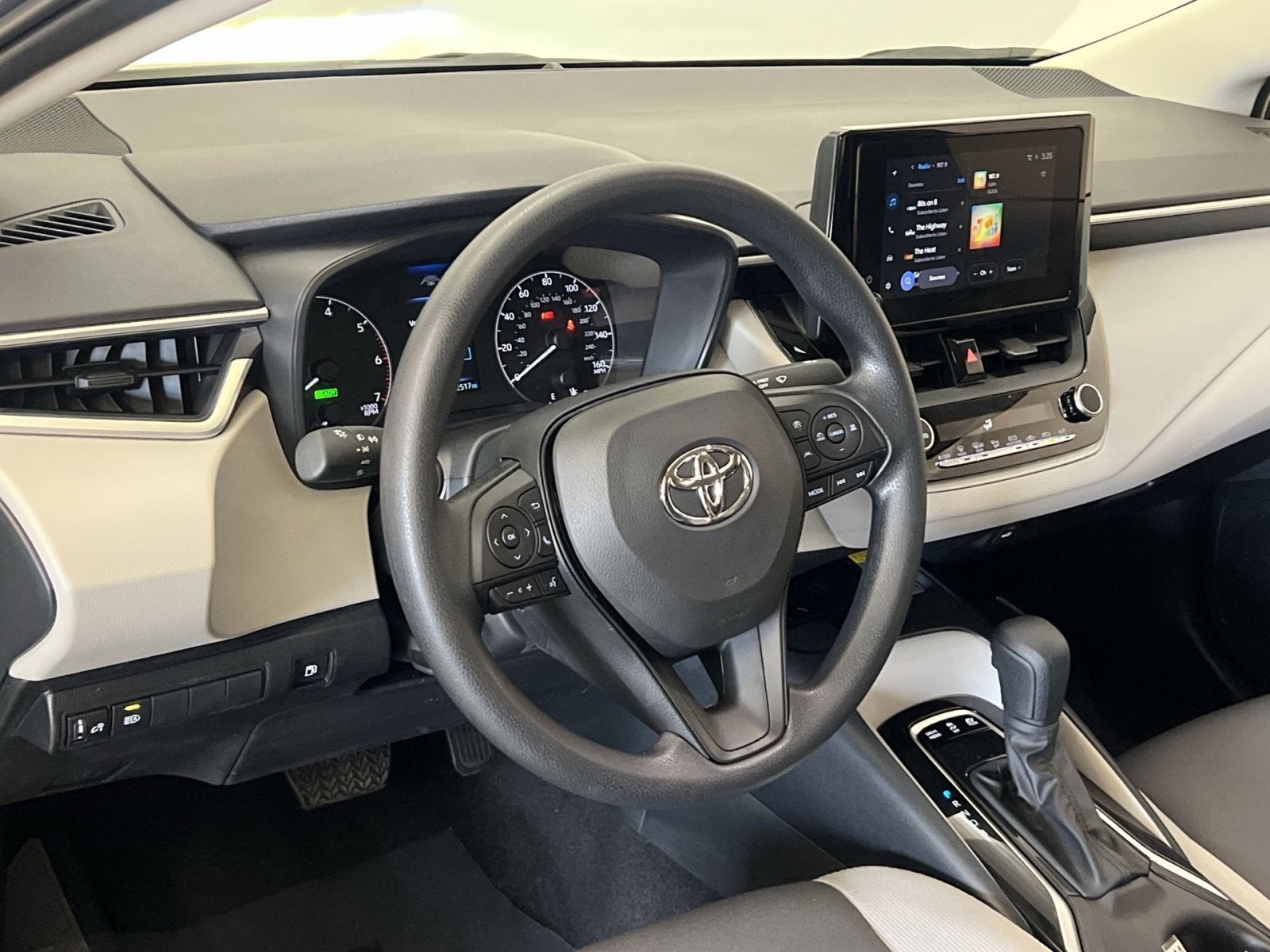 2025 Toyota Corolla Hybrid LE