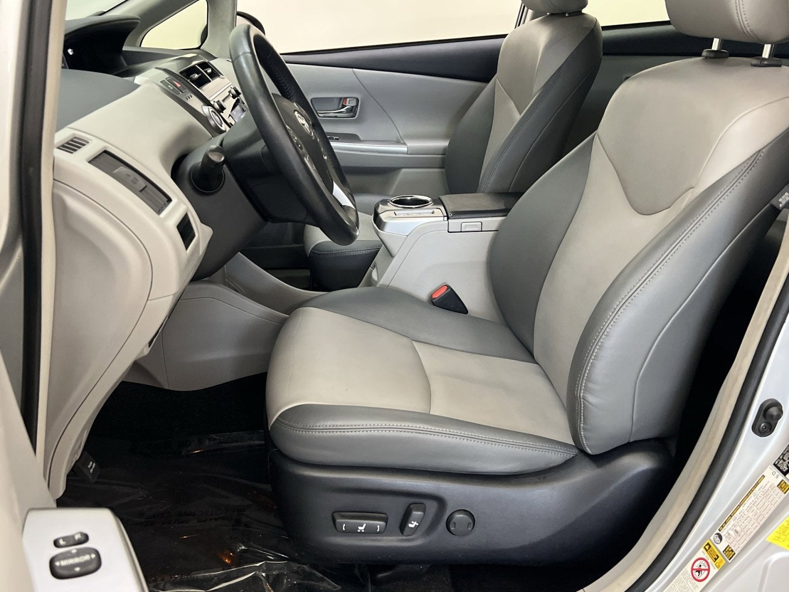 2015 Toyota Prius v Four
