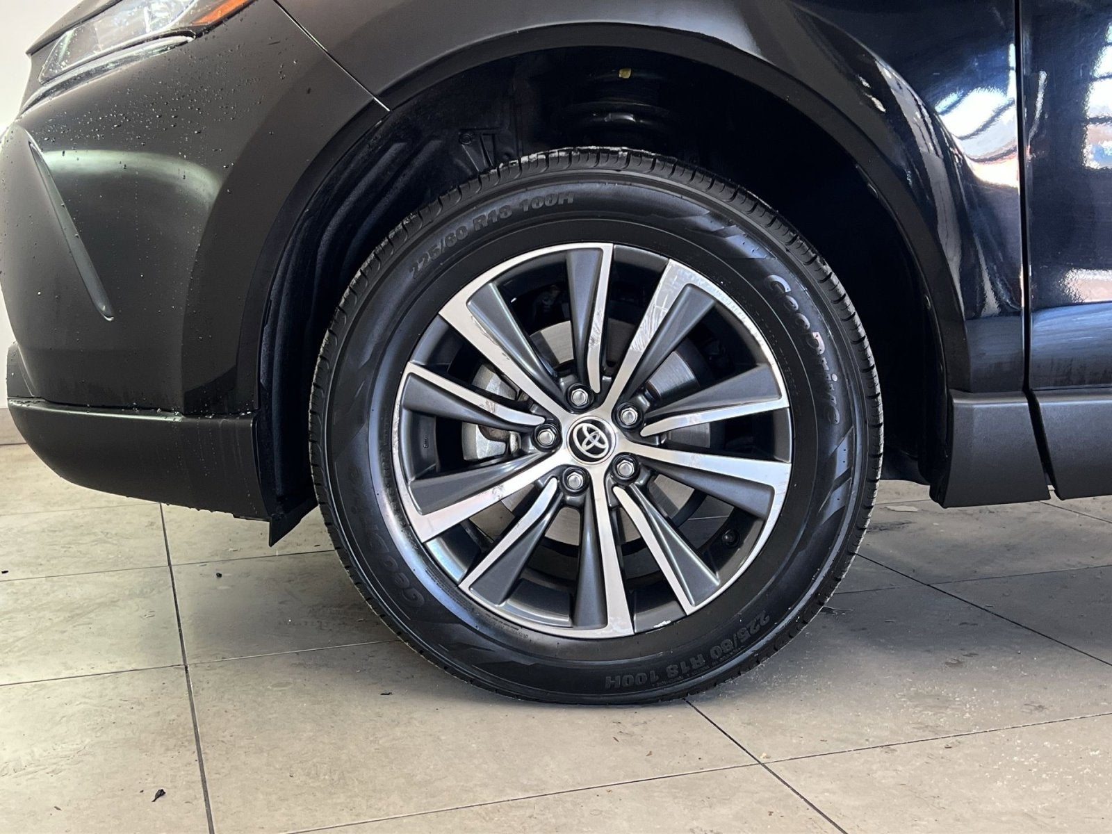 2022 Toyota Venza LE