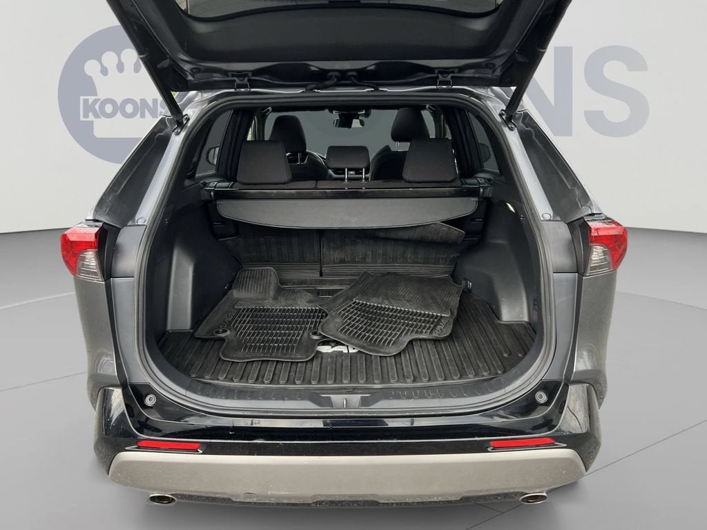 2022 Toyota RAV4 Hybrid SE