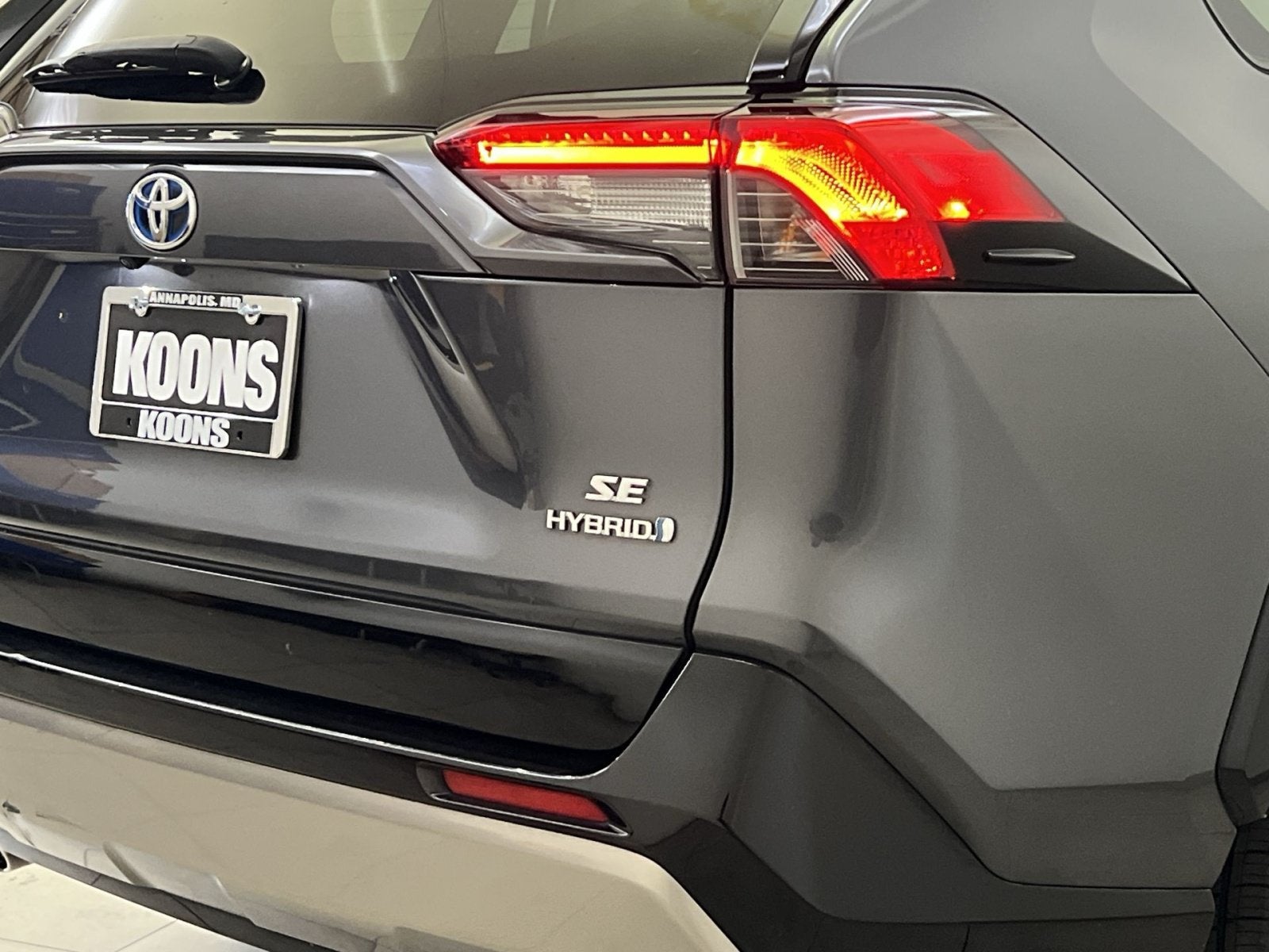 2022 Toyota RAV4 Hybrid SE