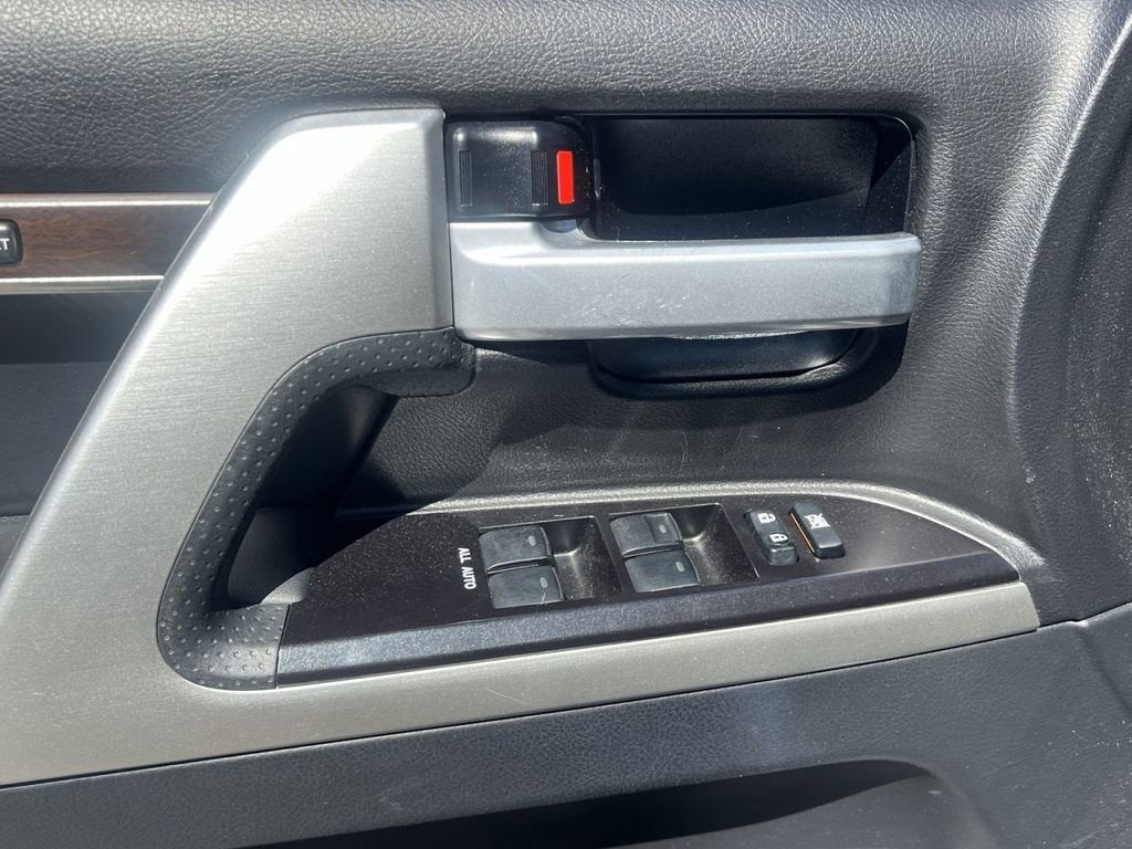 2018 Toyota Land Cruiser Base