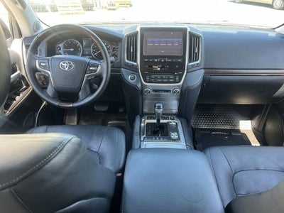 2018 Toyota Land Cruiser Base