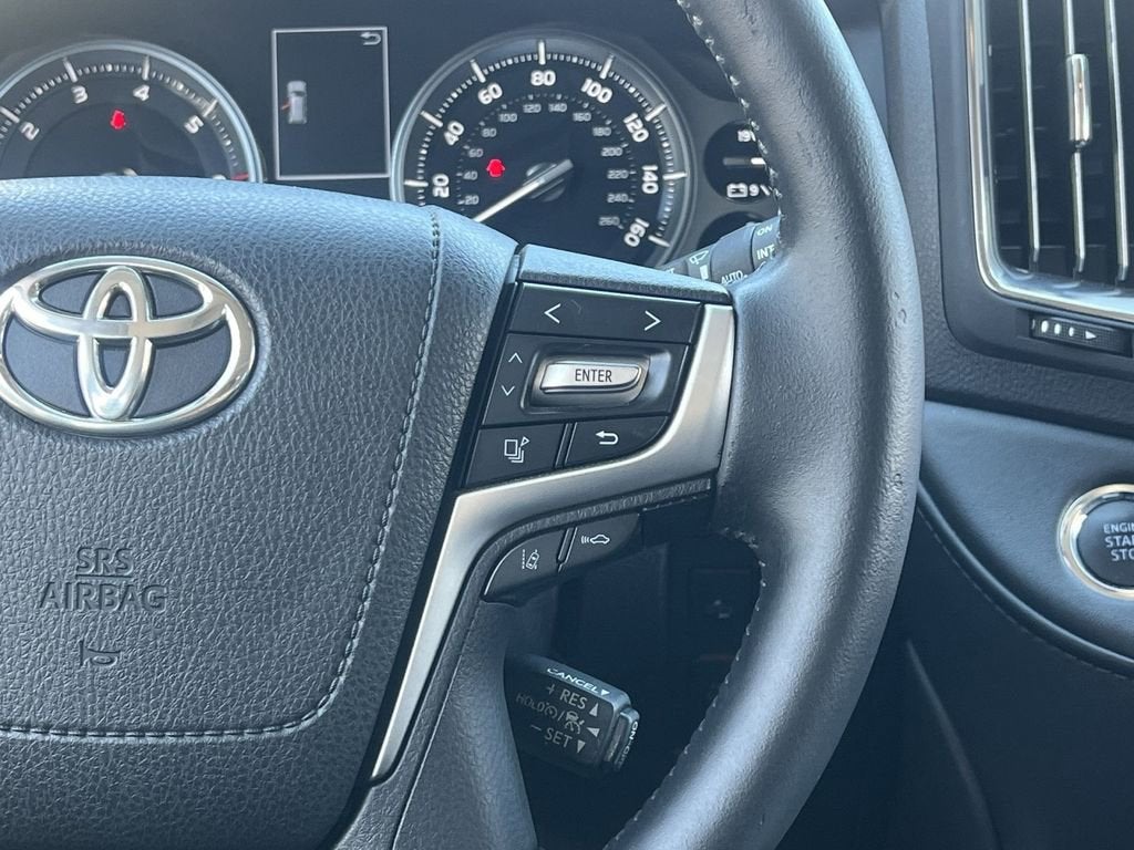 2018 Toyota Land Cruiser Base