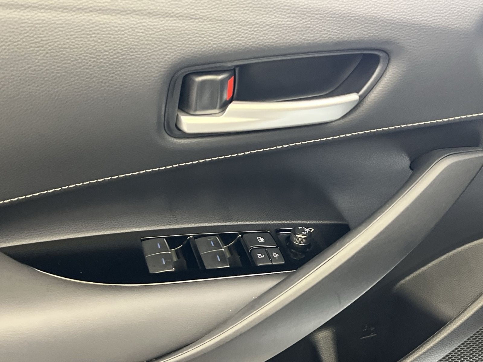 2022 Toyota Corolla Hatchback SE Nightshade Edition