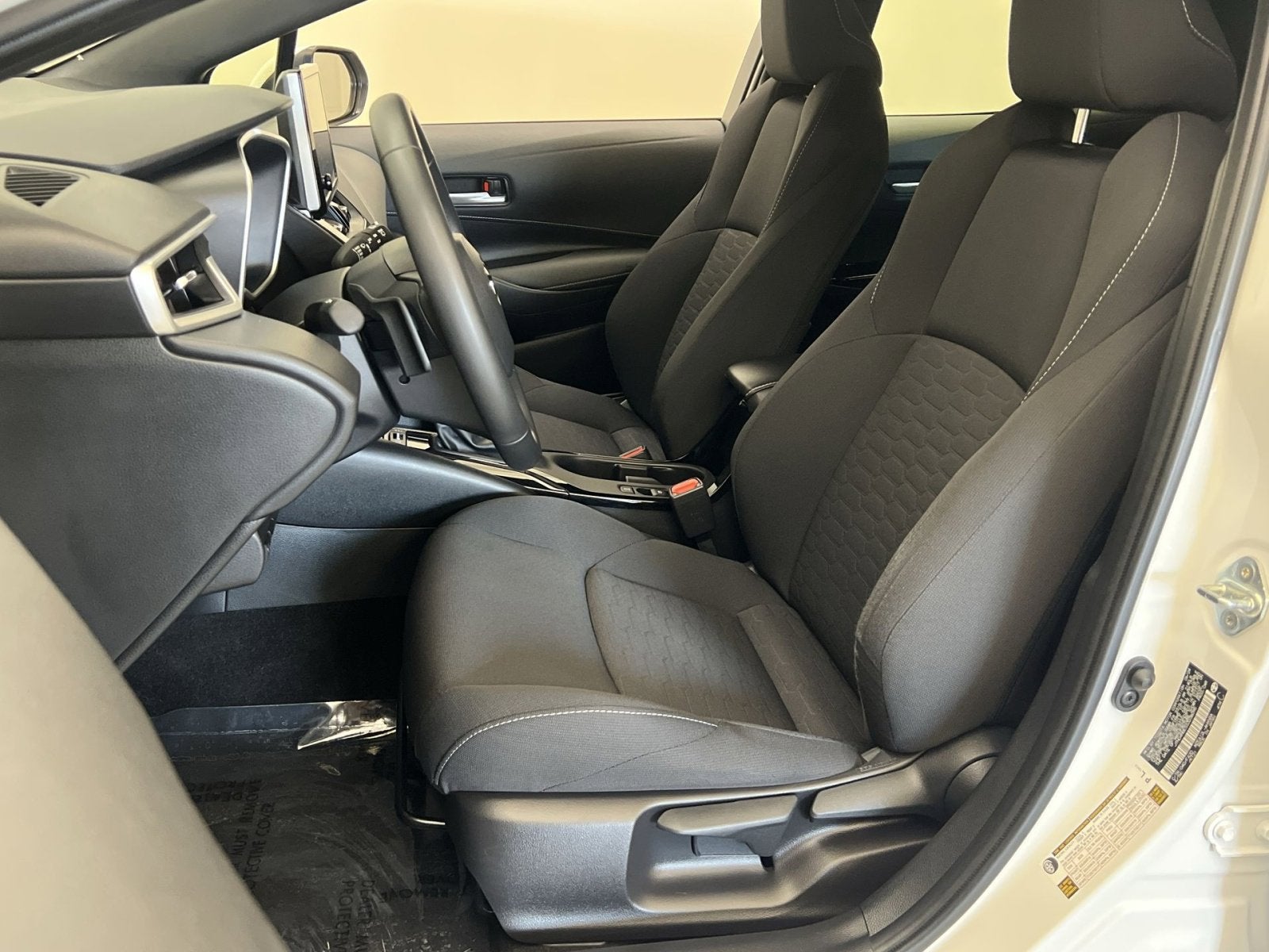 2025 Toyota Corolla Hatchback SE