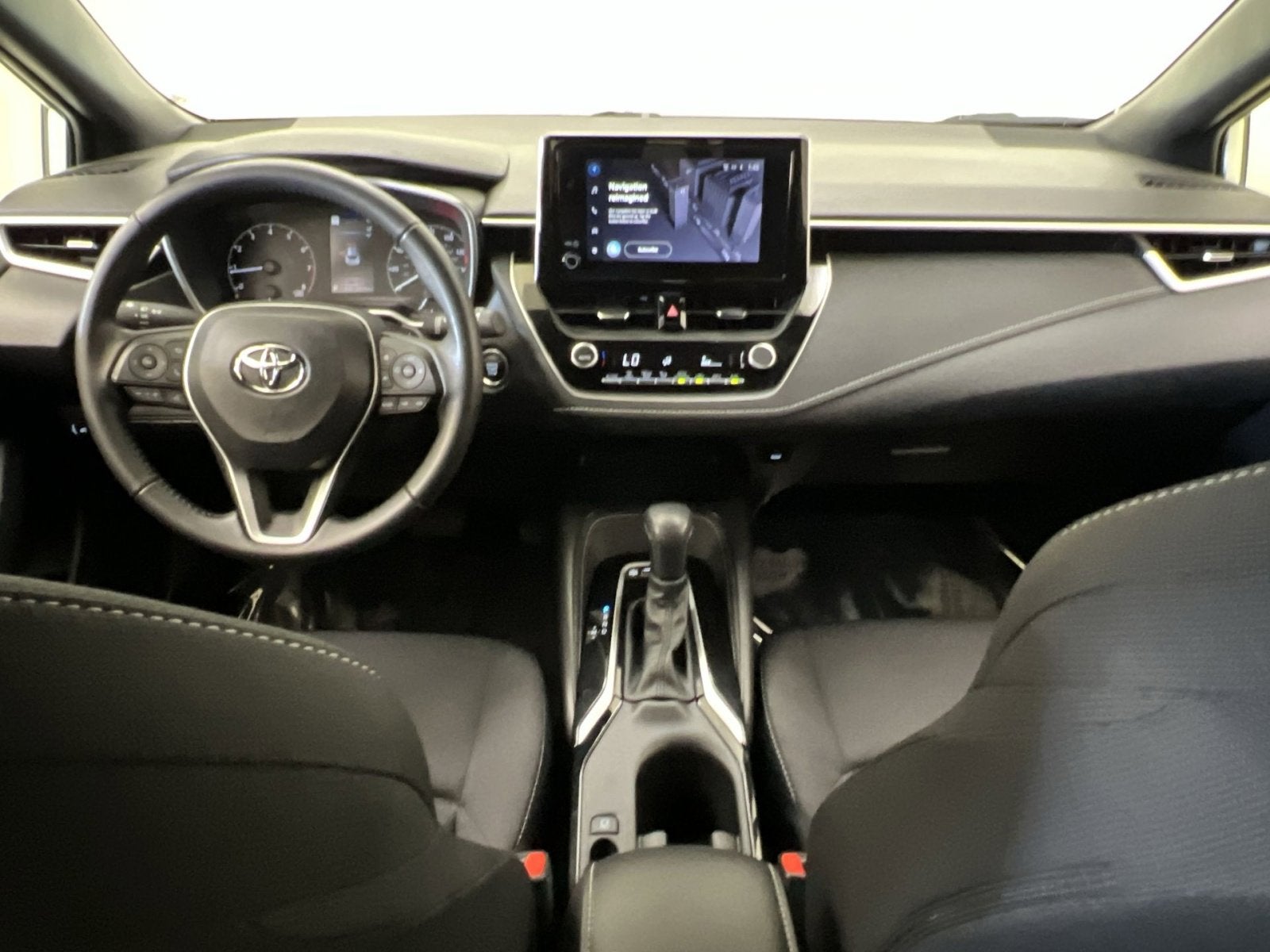 2025 Toyota Corolla Hatchback SE