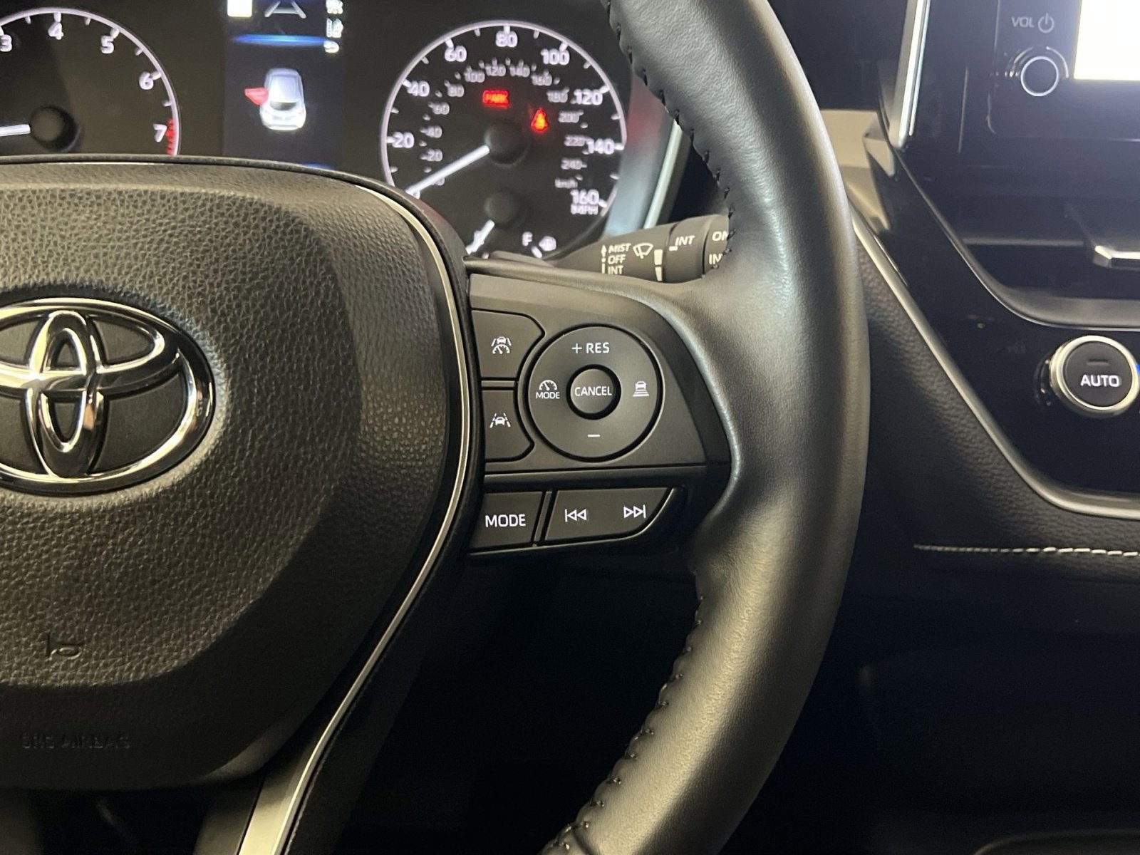 2025 Toyota Corolla Hatchback SE