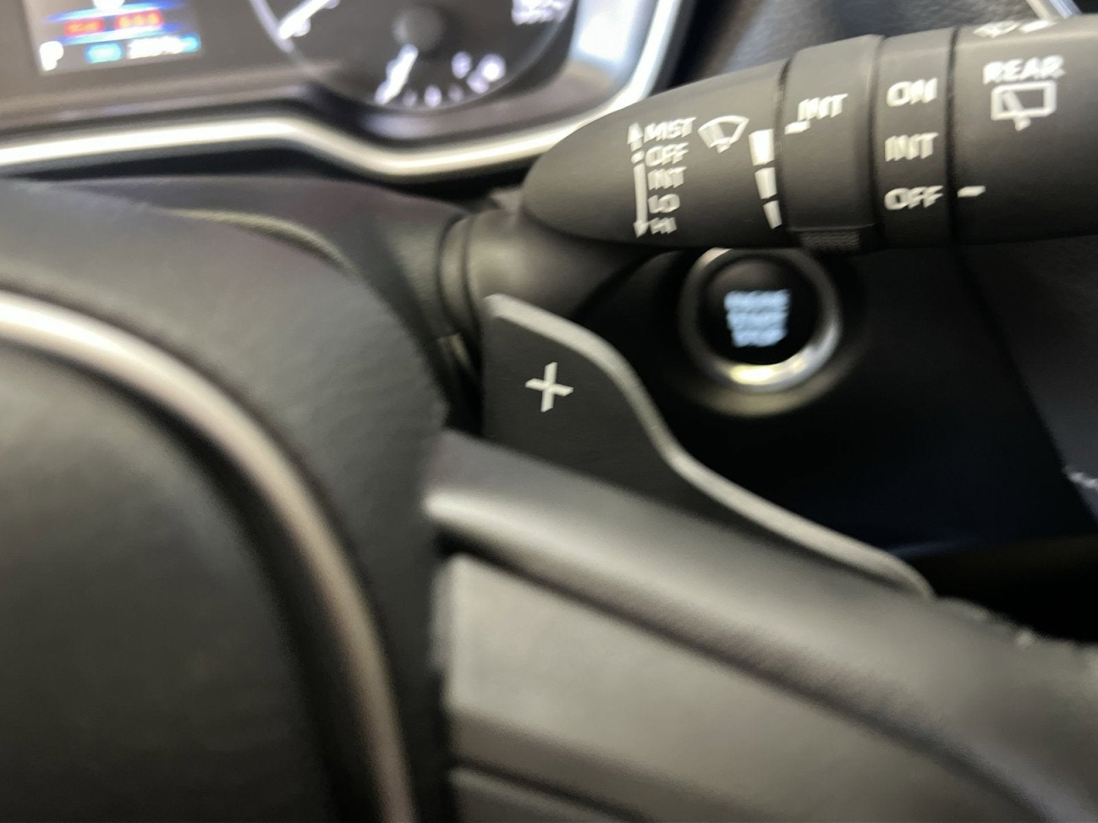 2025 Toyota Corolla Hatchback SE