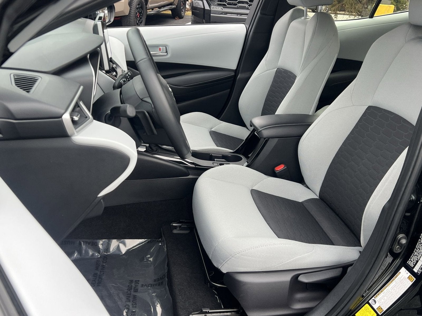 2025 Toyota Corolla Hatchback SE