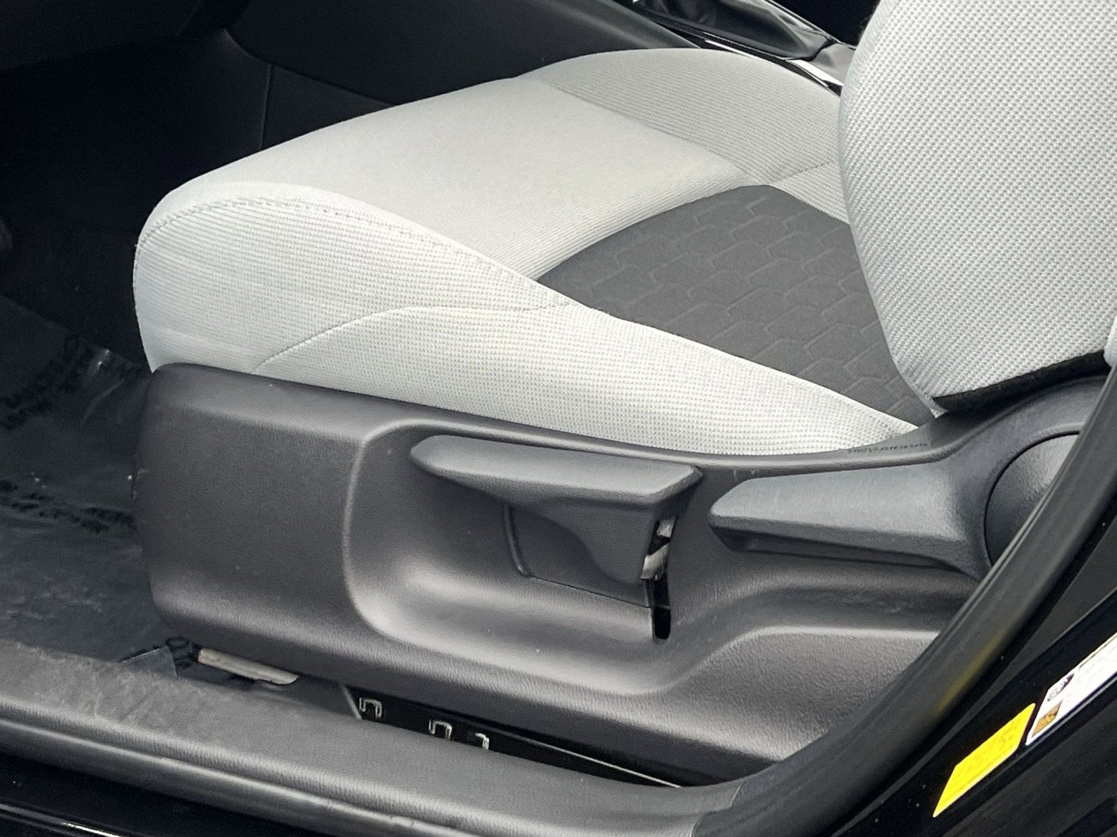 2025 Toyota Corolla Hatchback SE