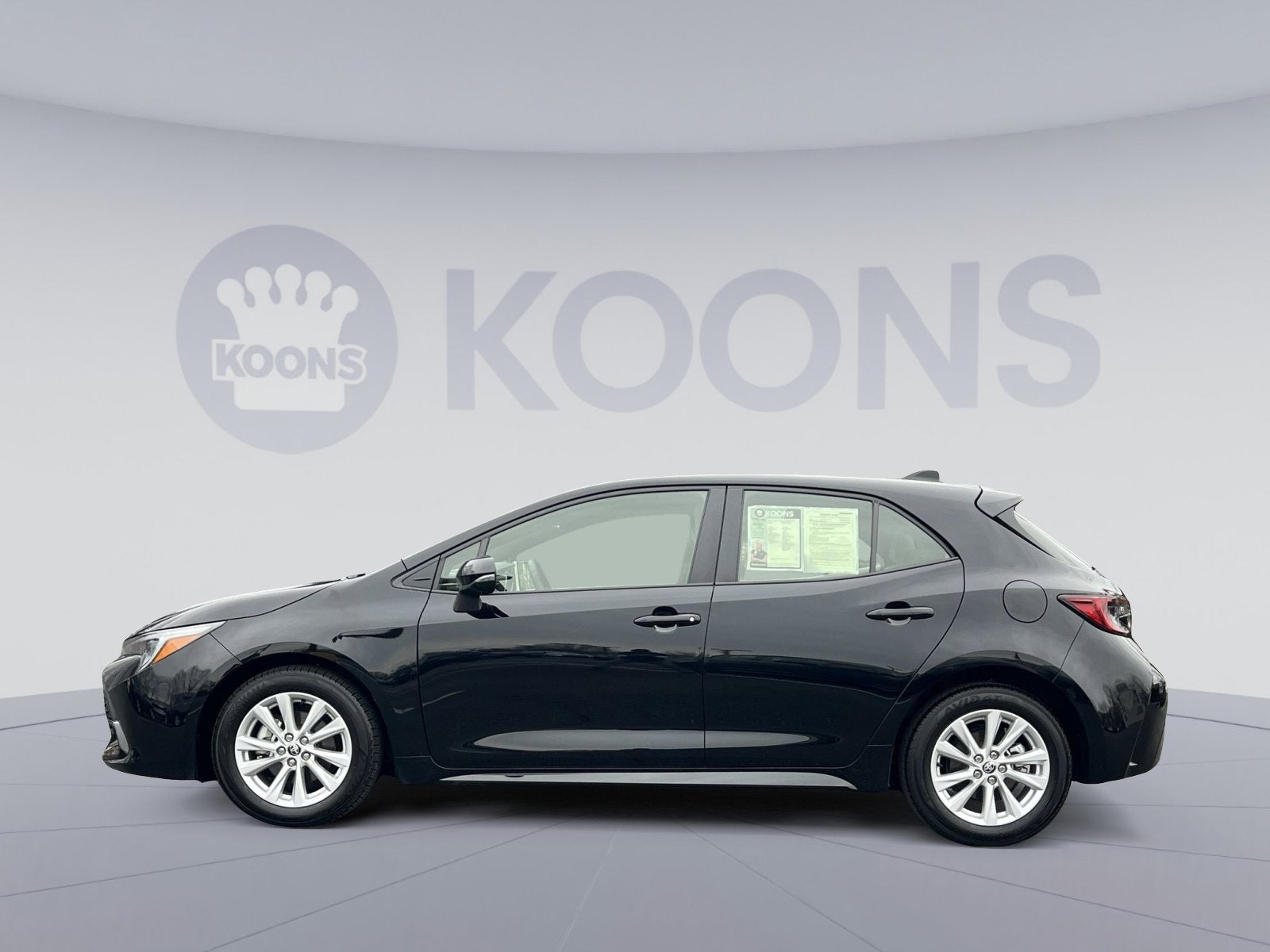 2025 Toyota Corolla Hatchback SE