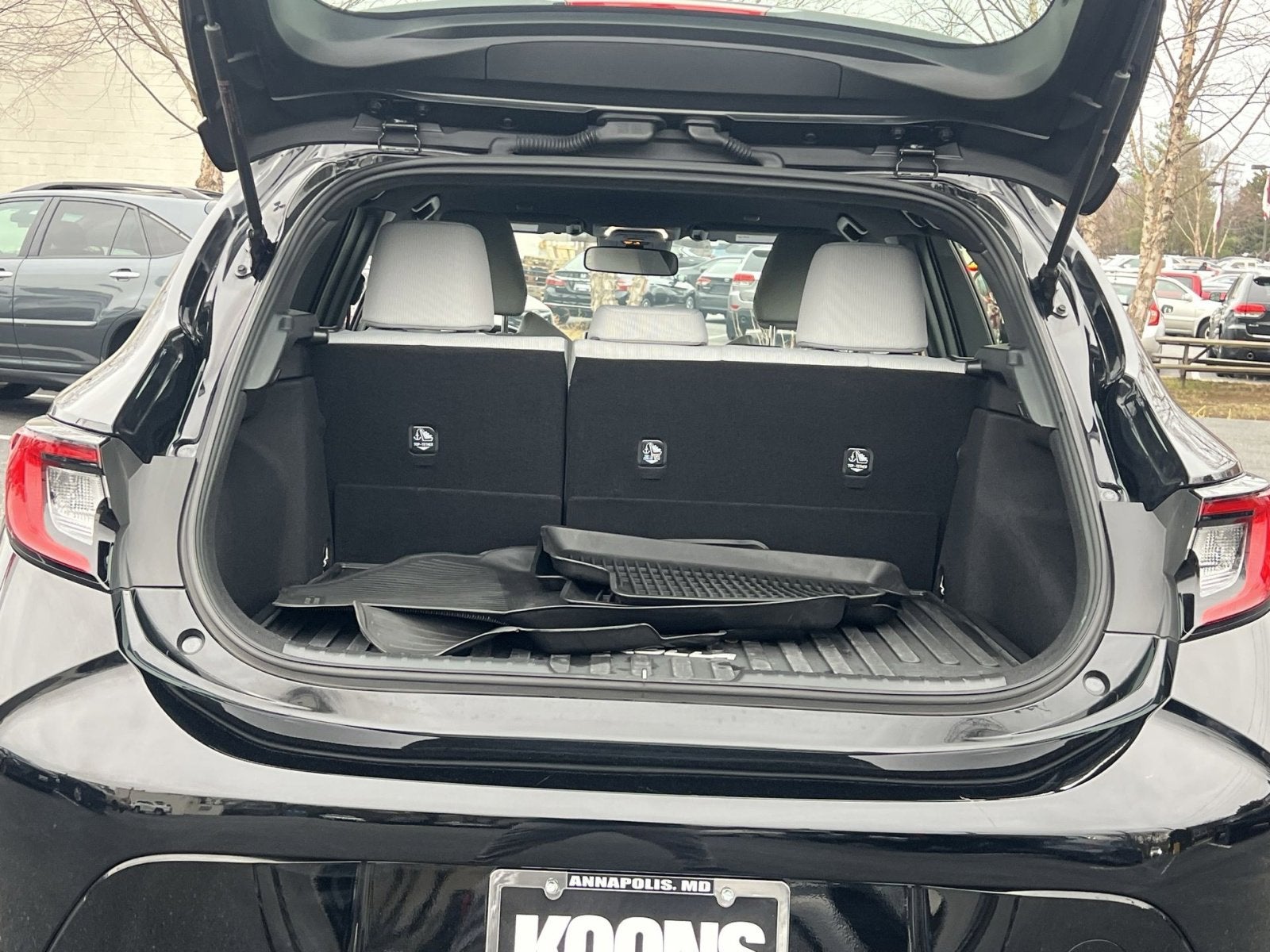 2025 Toyota Corolla Hatchback SE