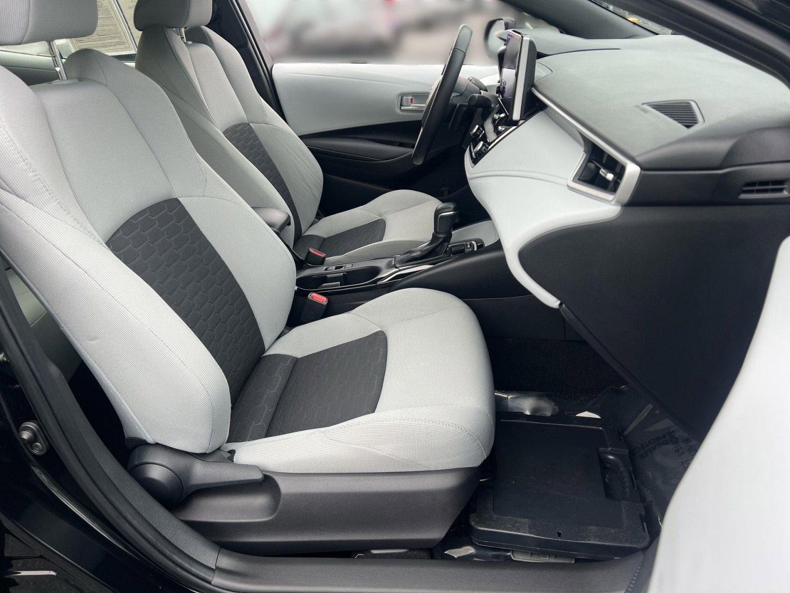 2025 Toyota Corolla Hatchback SE