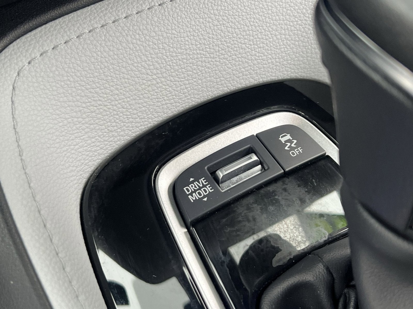 2025 Toyota Corolla Hatchback SE