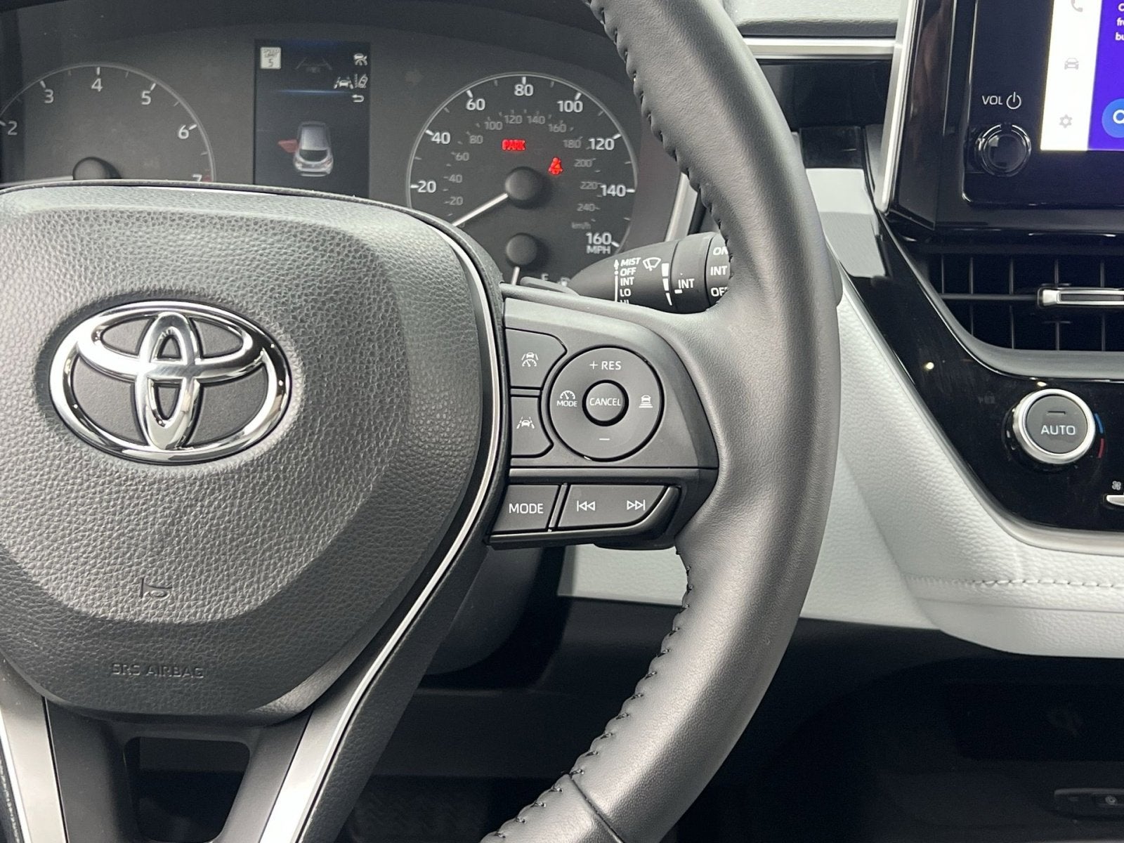 2025 Toyota Corolla Hatchback SE