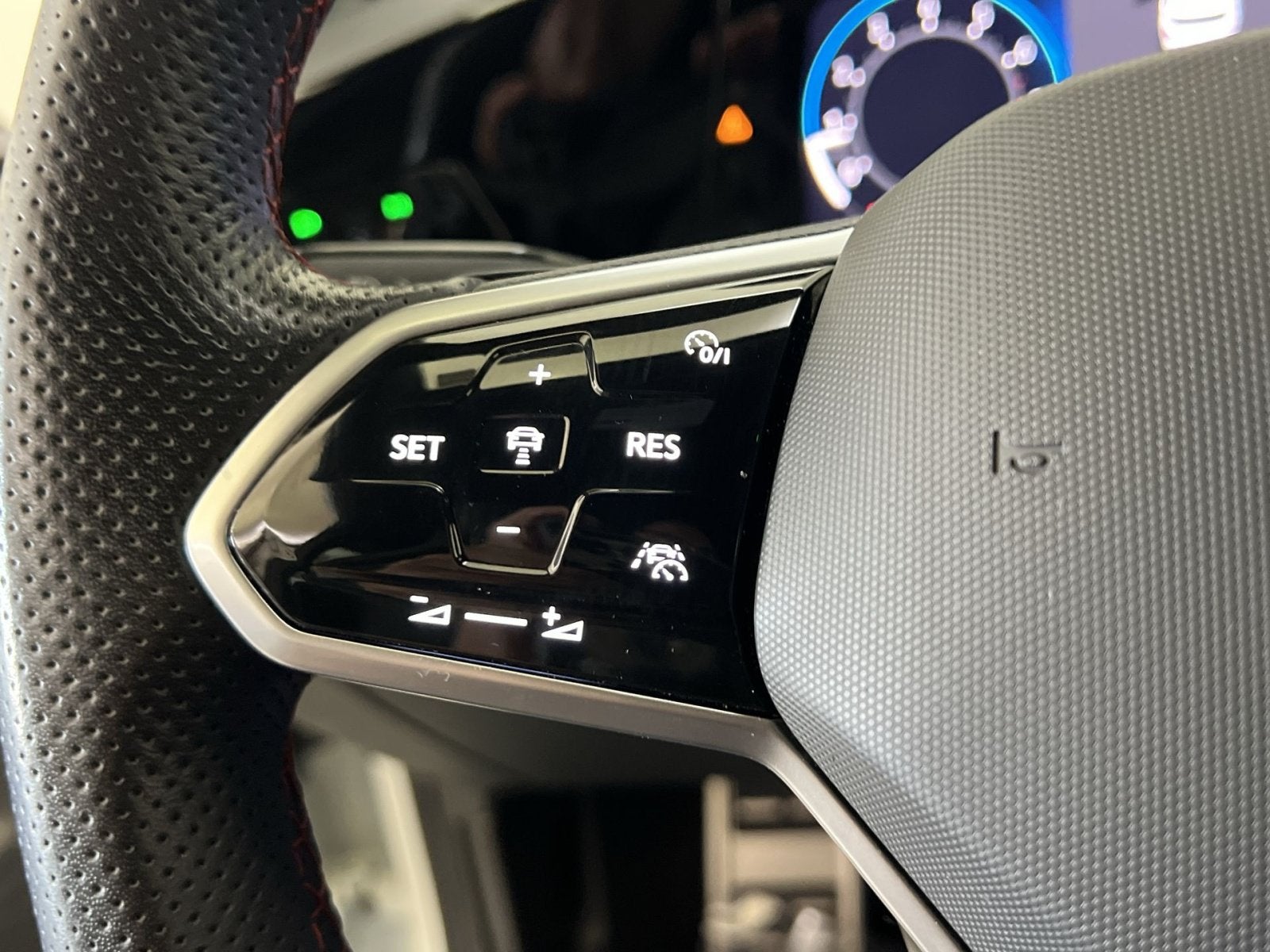 2024 Volkswagen Golf GTI 2.0T S