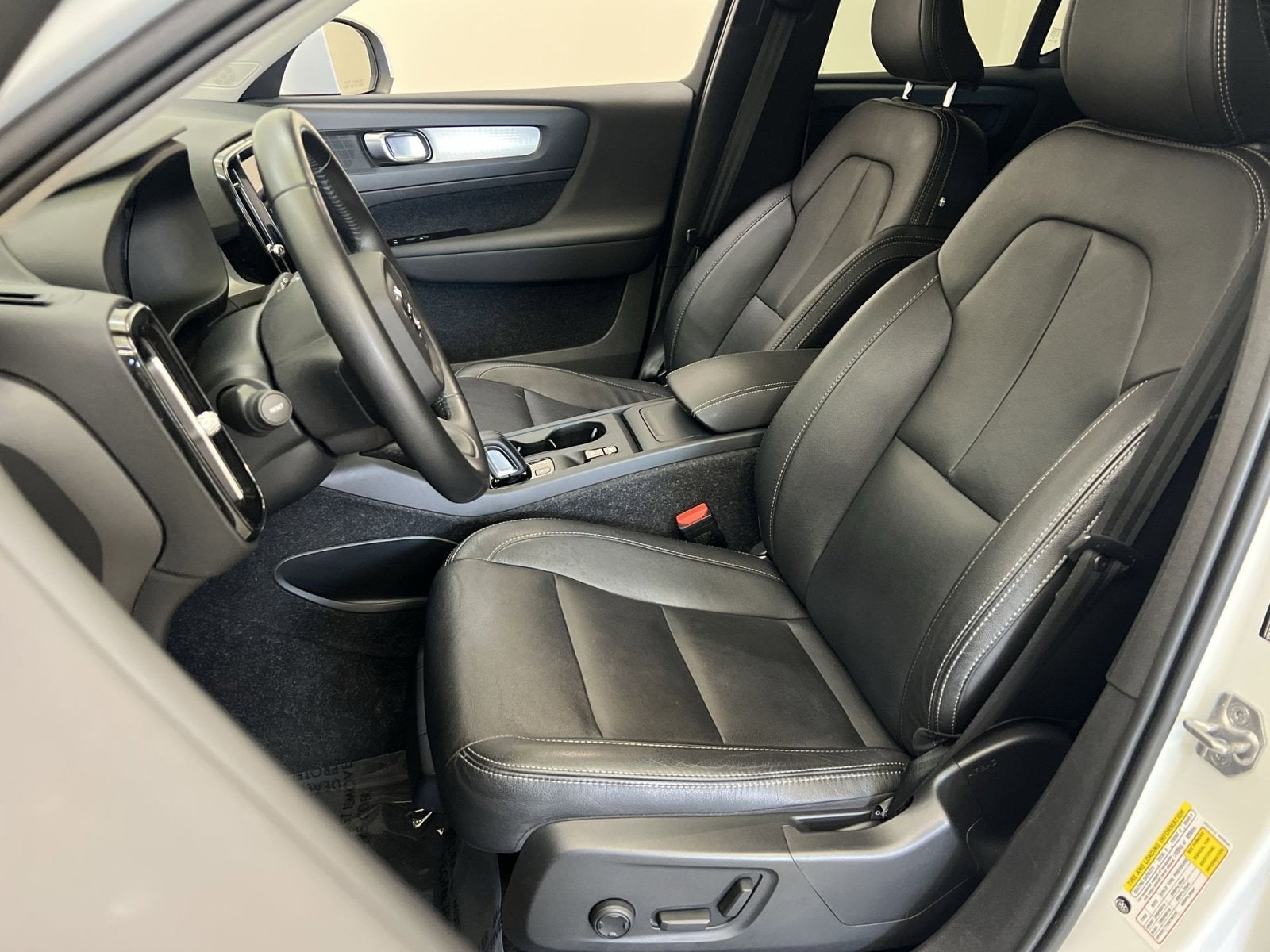 2021 Volvo XC40 Momentum