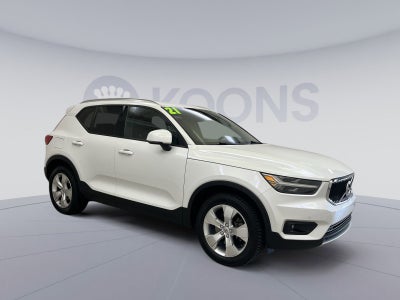 2021 Volvo XC40 Momentum