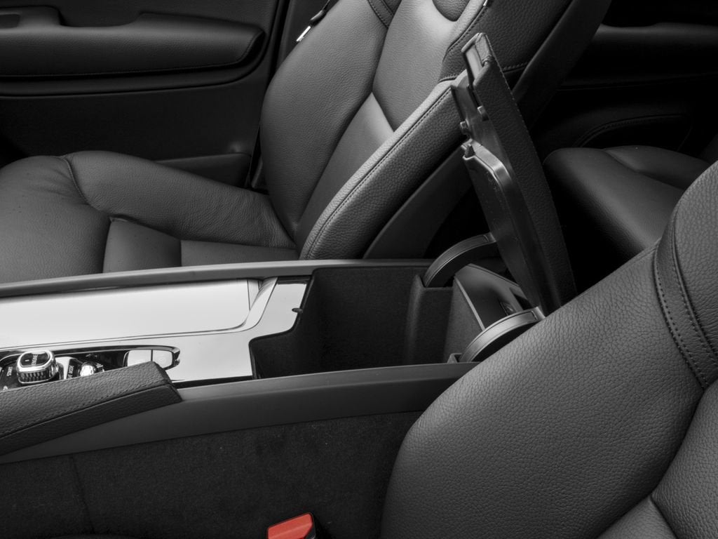 2017 Volvo XC90 T6 Momentum