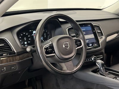 2017 Volvo XC90 T6 Momentum