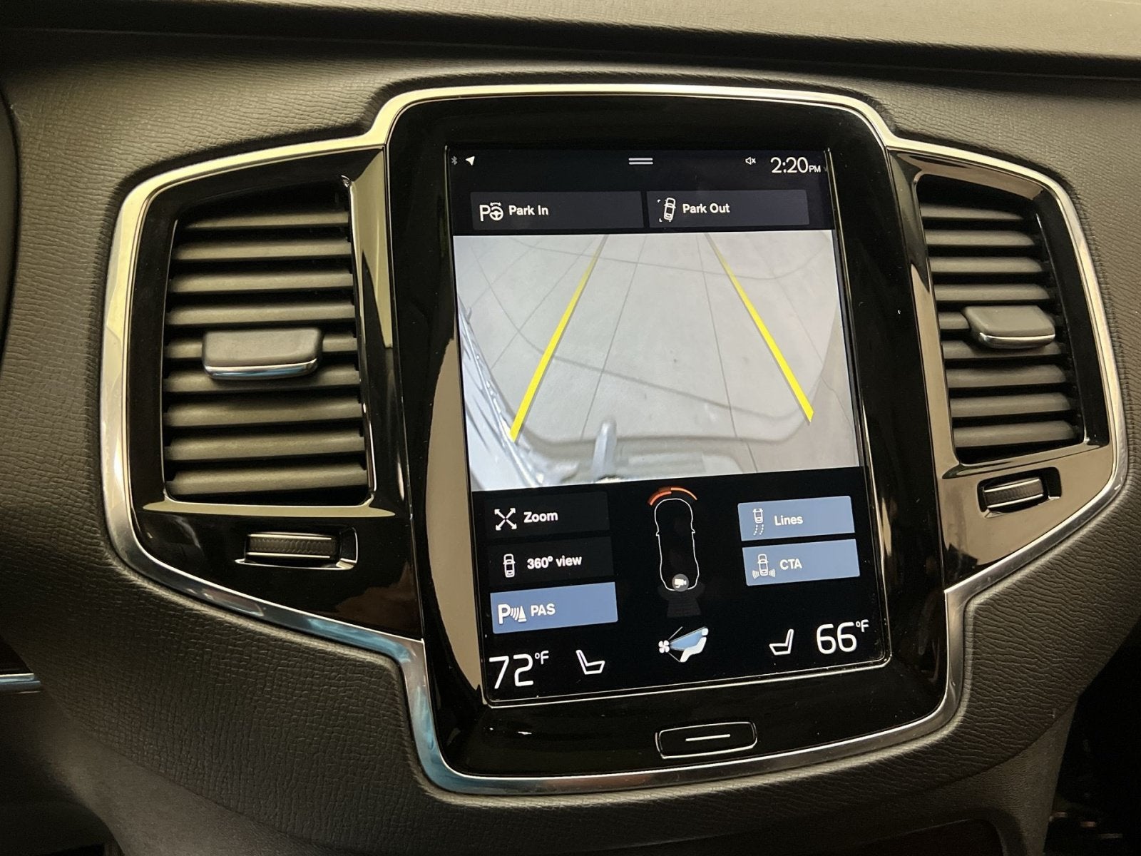 2017 Volvo XC90 T6 Momentum