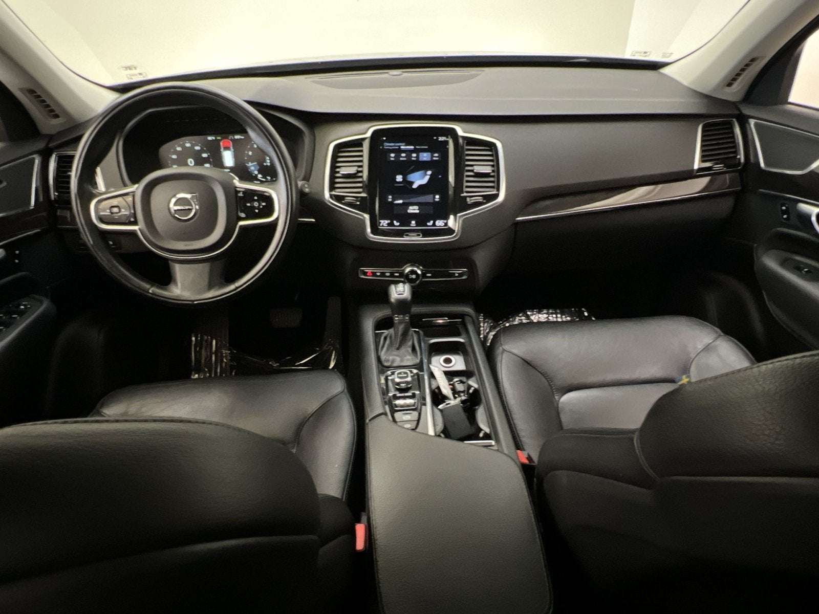 2017 Volvo XC90 T6 Momentum